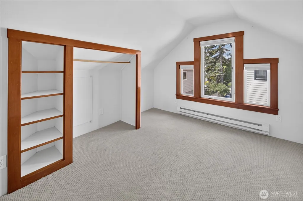 6538 11th Avenue NW Seattle WA 98117