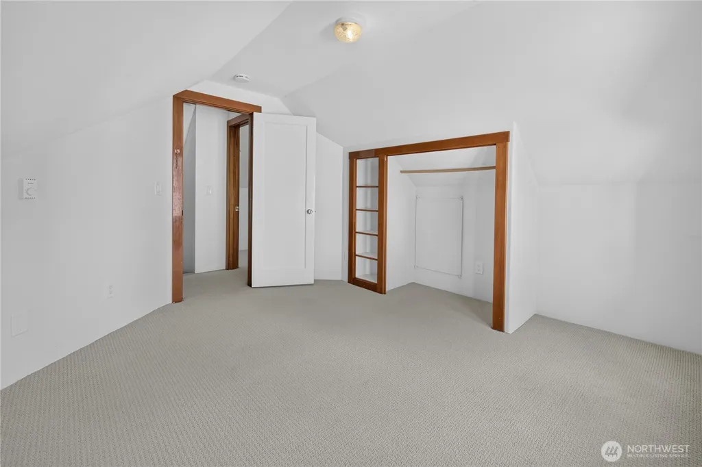 6538 11th Avenue NW Seattle WA 98117