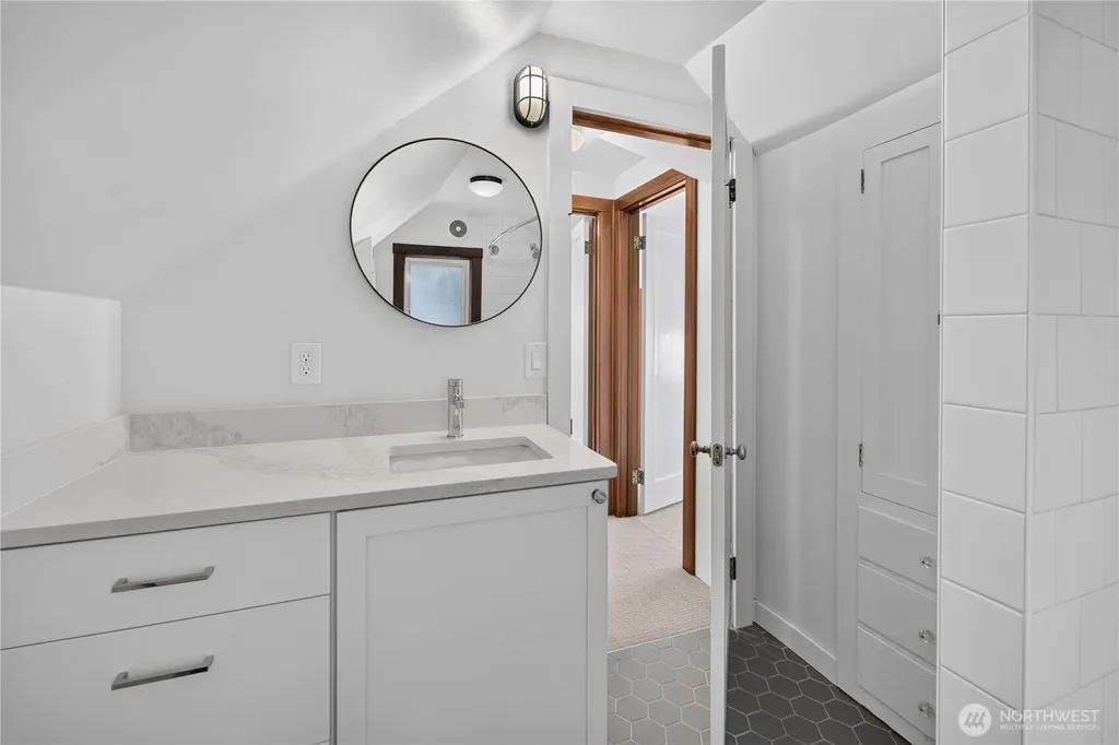 6538 11th Avenue NW Seattle WA 98117
