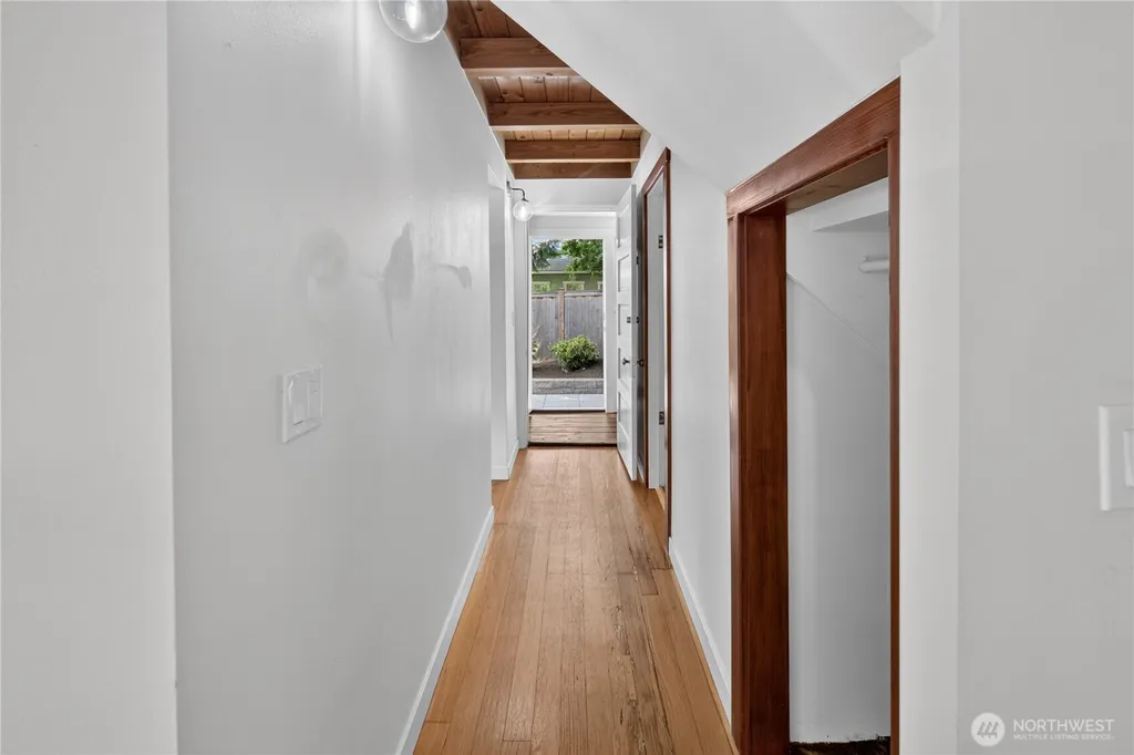 6538 11th Avenue NW Seattle WA 98117