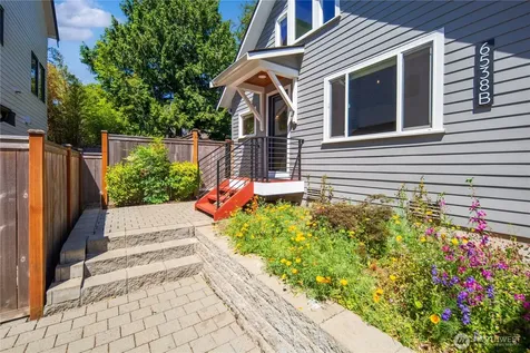 6538 11th Avenue NW Seattle WA 98117