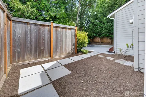 6538 11th Avenue NW Seattle WA 98117