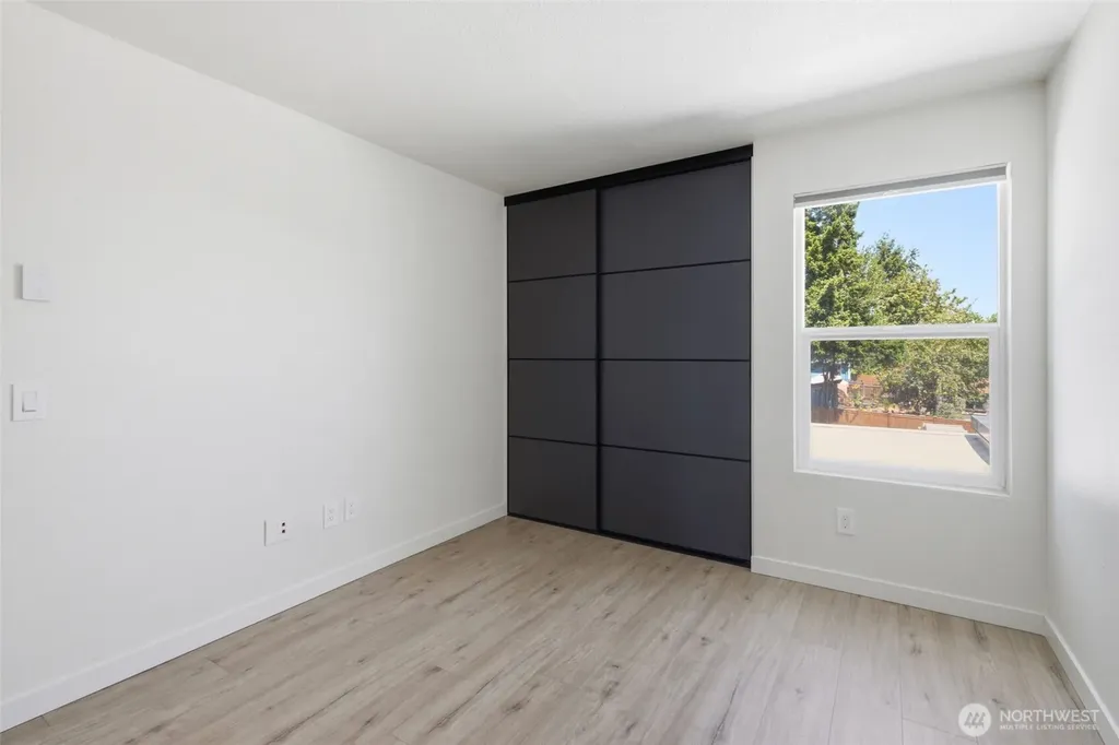8800 20th Avenue NE Seattle WA 98115