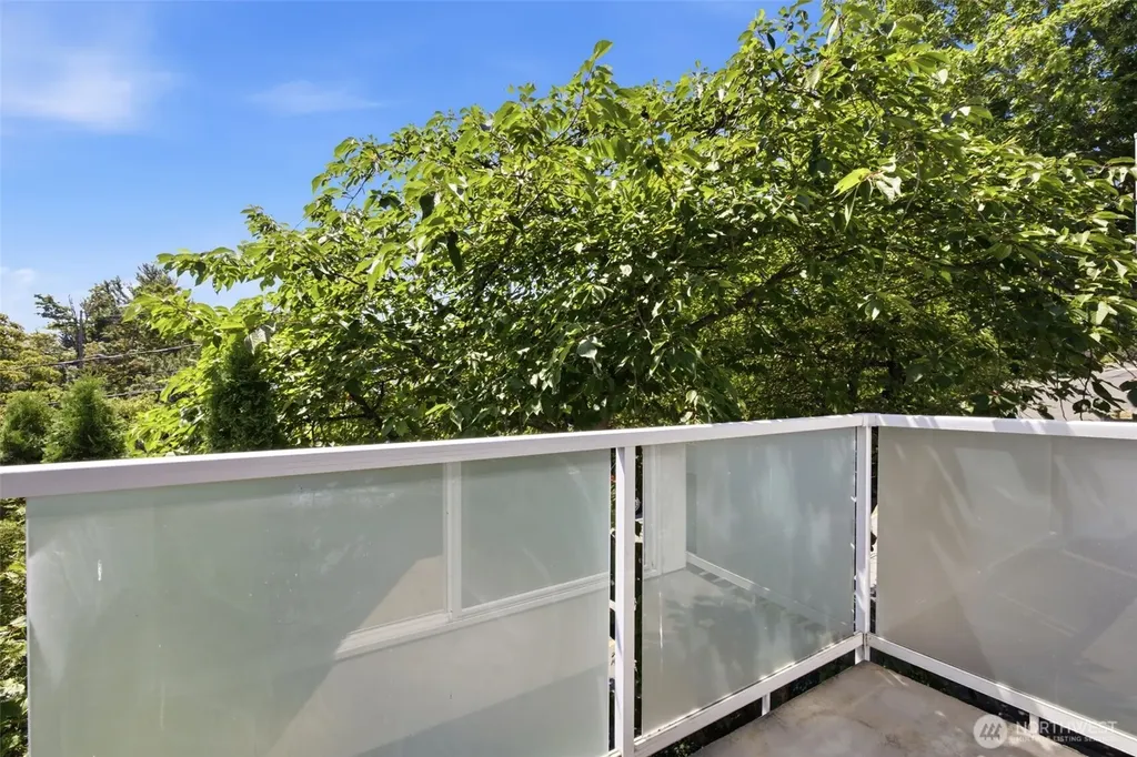 8800 20th Avenue NE Seattle WA 98115