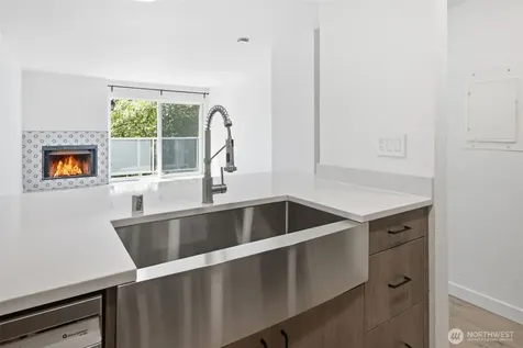 8800 20th Avenue NE Seattle WA 98115