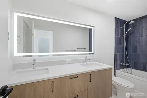 8800 20th Avenue NE Seattle WA 98115