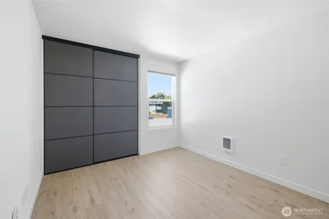 8800 20th Avenue NE Seattle WA 98115