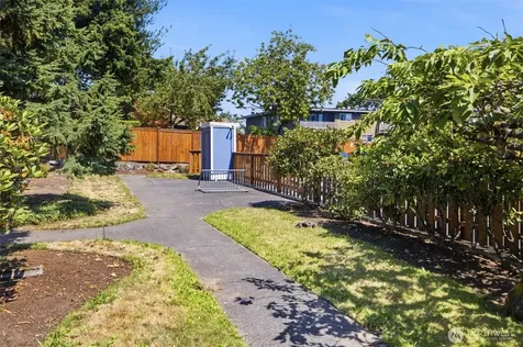 8800 20th Avenue NE Seattle WA 98115