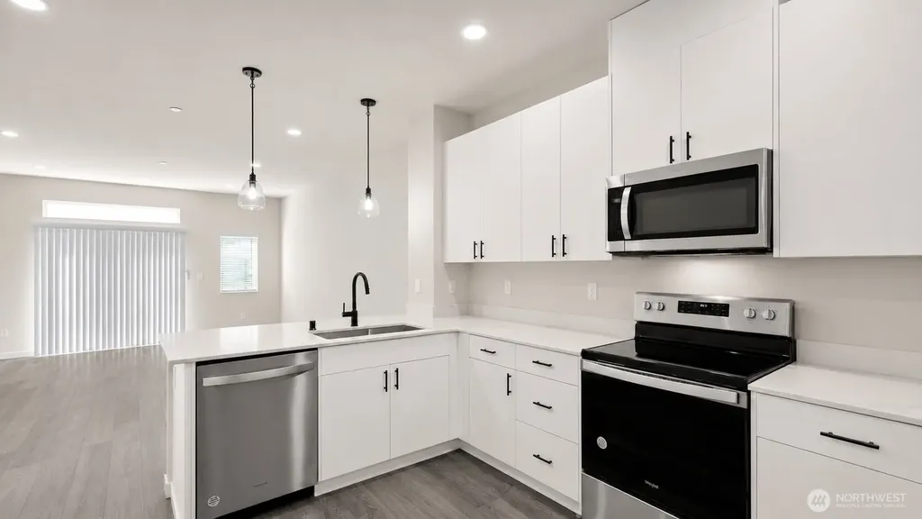 16124 Cascadian Way Bothell WA 98012