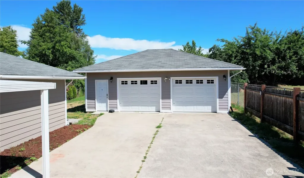 251 E 72nd Street Tacoma WA 98404
