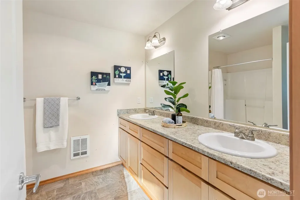 350 NE Ohenry Court Poulsbo WA 98370