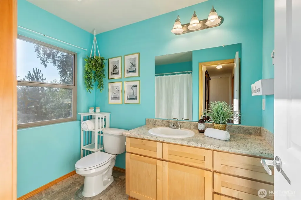 350 NE Ohenry Court Poulsbo WA 98370