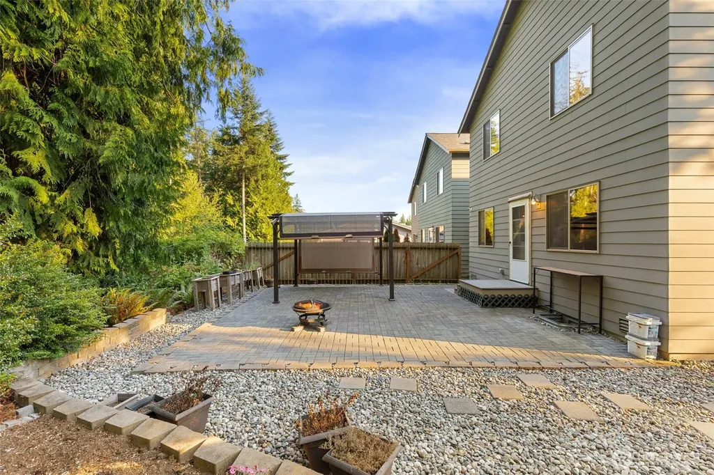 350 NE Ohenry Court Poulsbo WA 98370