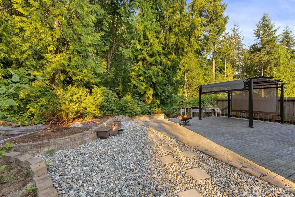 350 NE Ohenry Court Poulsbo WA 98370