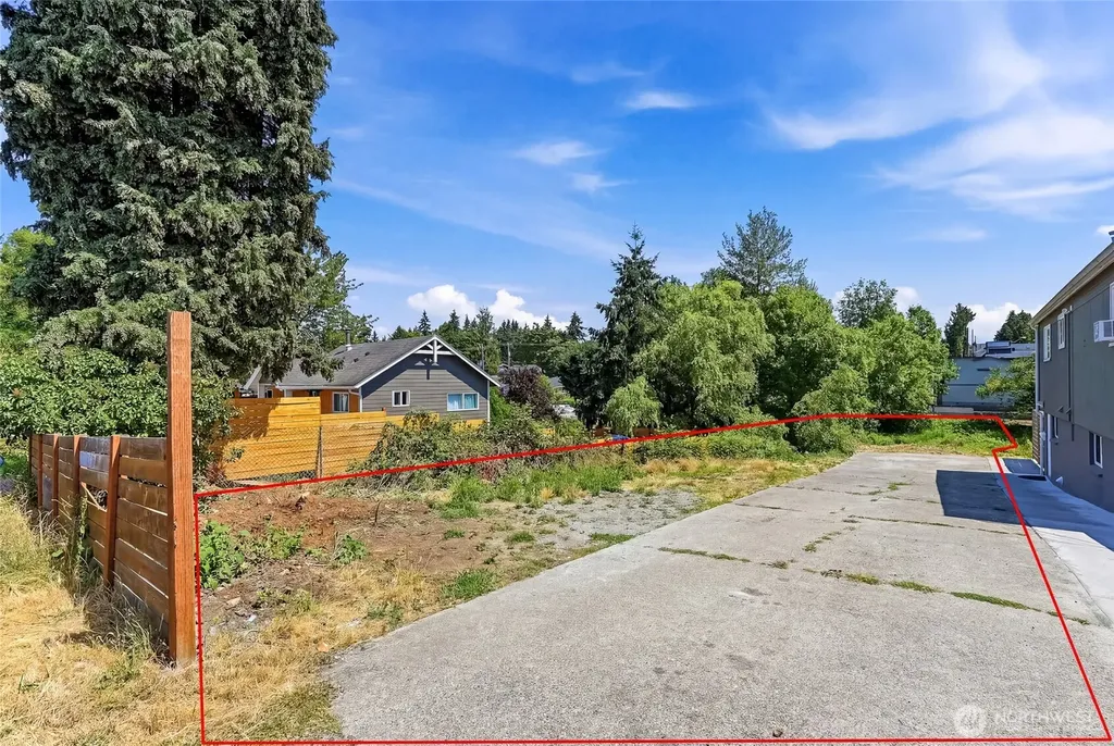 13426 22nd Avenue S Seattle WA 98168
