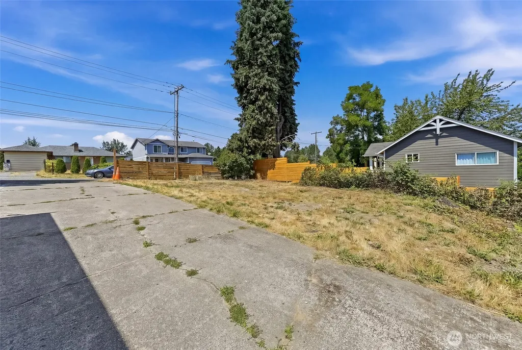 13426 22nd Avenue S Seattle WA 98168