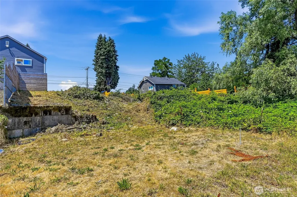 13426 22nd Avenue S Seattle WA 98168