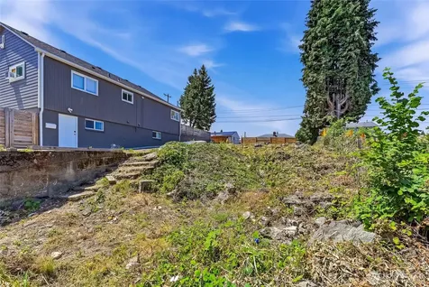 13426 22nd Avenue S Seattle WA 98168