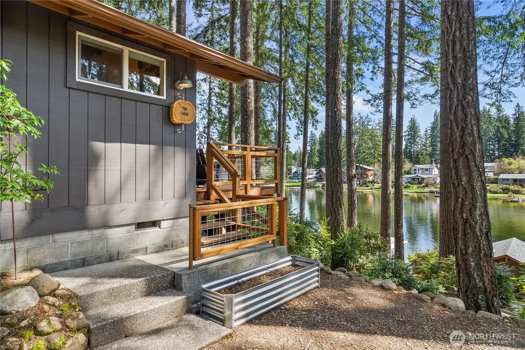 5540 E Mason Lake Drive W Grapeview WA 98546