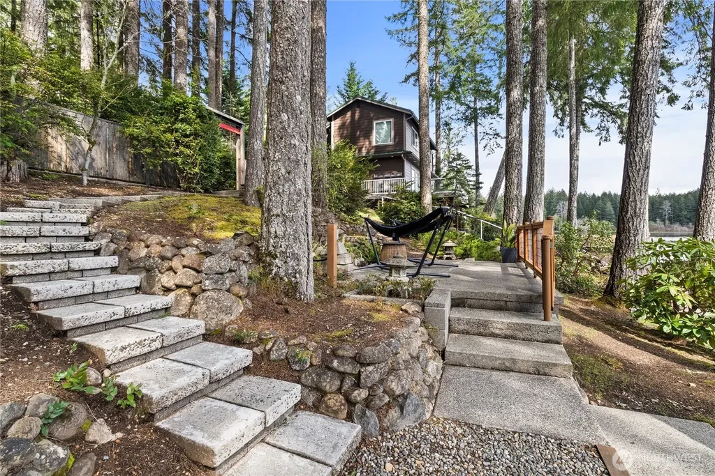 5540 E Mason Lake Drive W Grapeview WA 98546