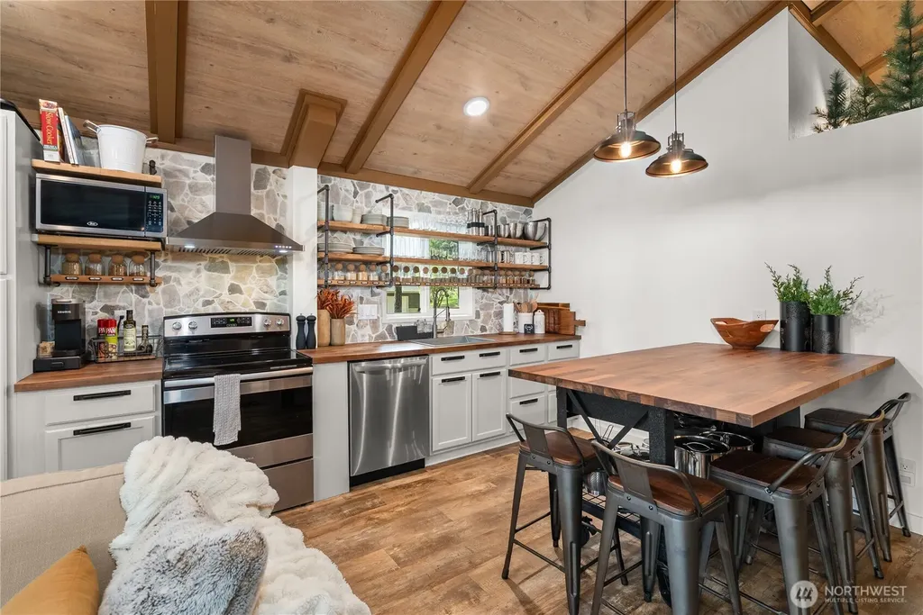 5540 E Mason Lake Drive W Grapeview WA 98546
