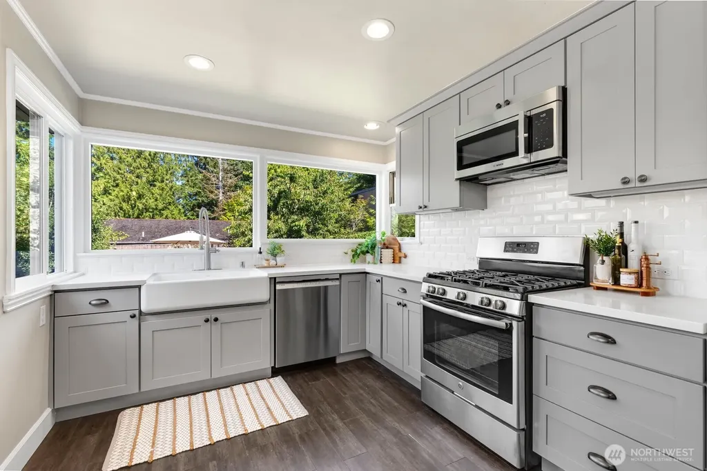 3848 29th Avenue W Seattle WA 98199