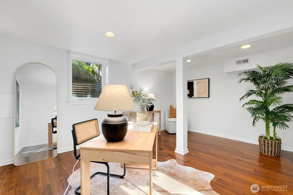 3848 29th Avenue W Seattle WA 98199