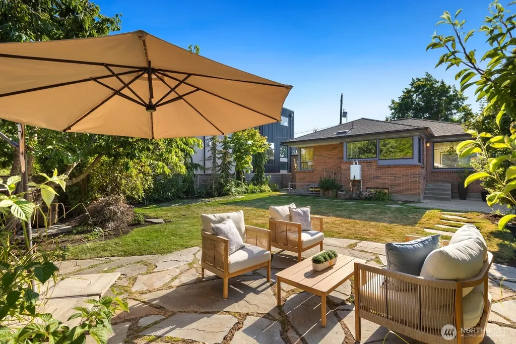 3848 29th Avenue W Seattle WA 98199