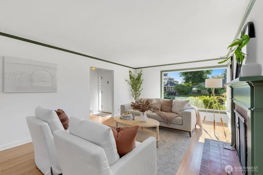 3848 29th Avenue W Seattle WA 98199