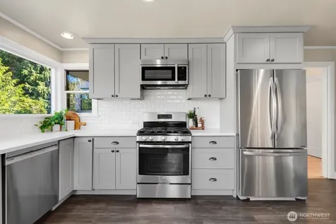 3848 29th Avenue W Seattle WA 98199