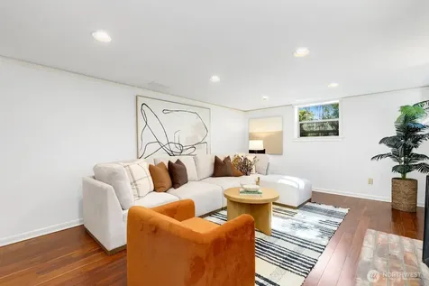 3848 29th Avenue W Seattle WA 98199