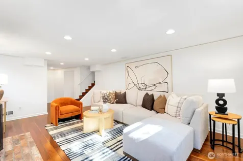 3848 29th Avenue W Seattle WA 98199