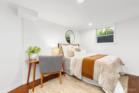 3848 29th Avenue W Seattle WA 98199