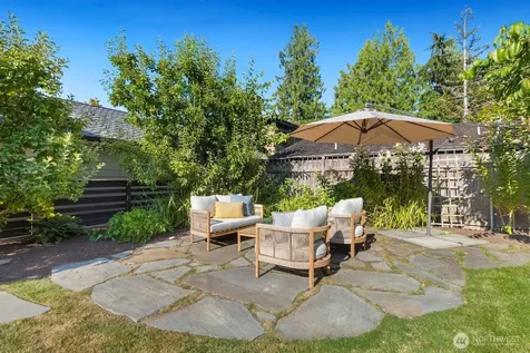 3848 29th Avenue W Seattle WA 98199
