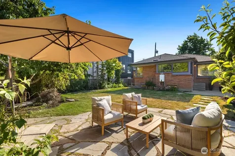3848 29th Avenue W Seattle WA 98199