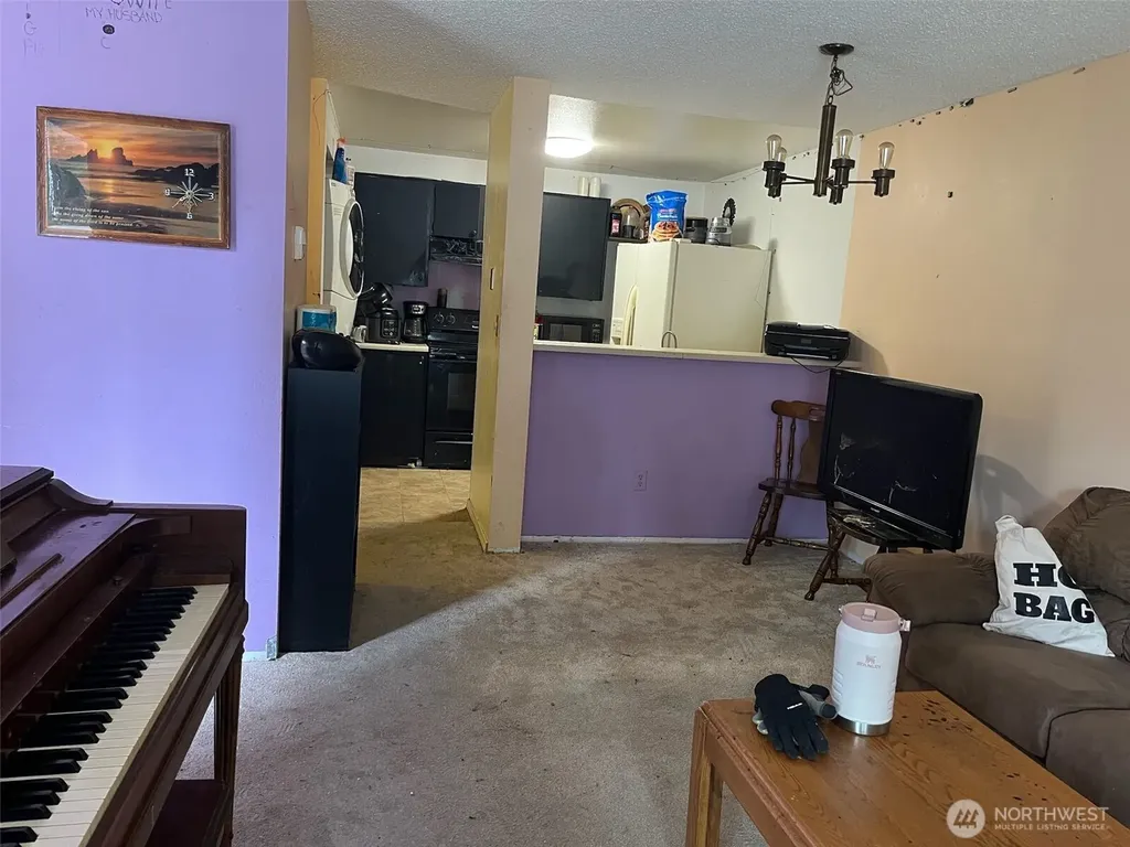 511 S 325th Street Federal Way WA 98003