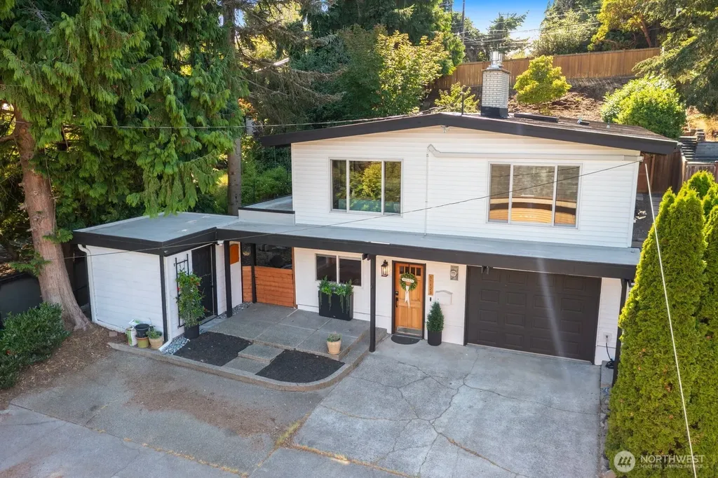 11123 34th Place SW Seattle WA 98146