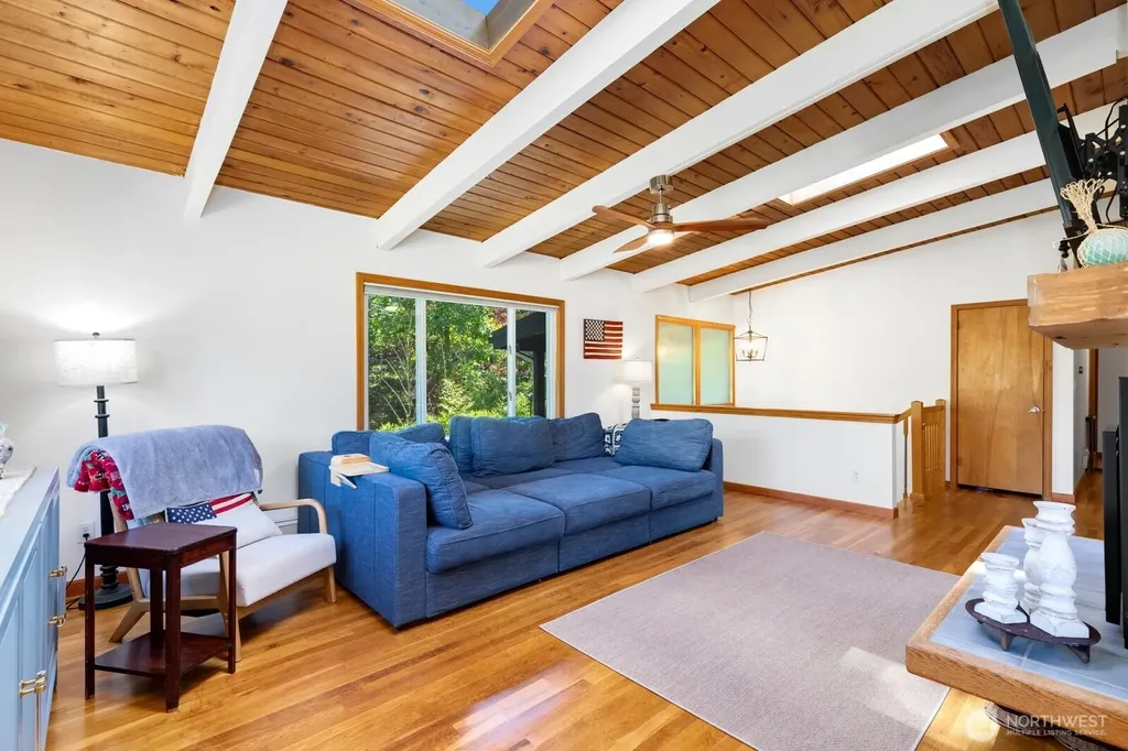 11123 34th Place SW Seattle WA 98146