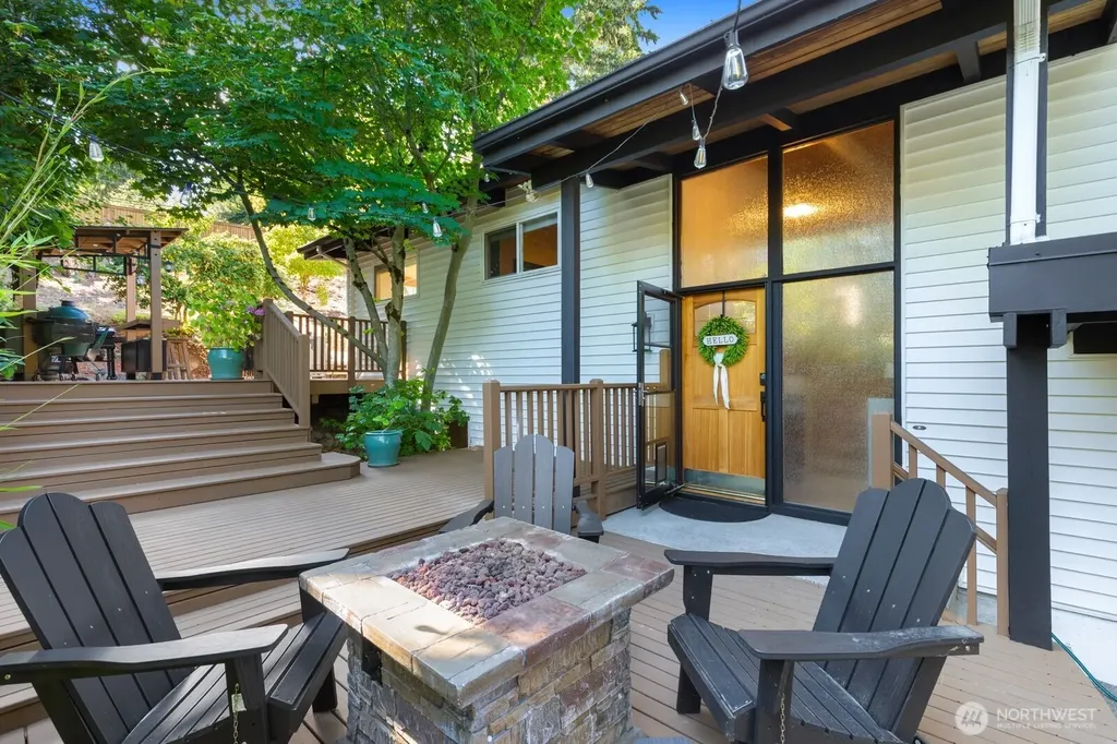 11123 34th Place SW Seattle WA 98146
