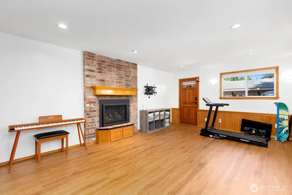 11123 34th Place SW Seattle WA 98146