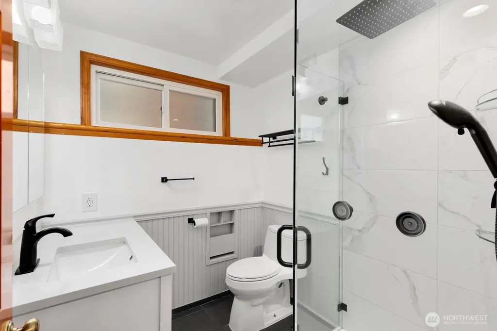 11123 34th Place SW Seattle WA 98146