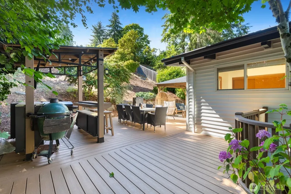 11123 34th Place SW Seattle WA 98146