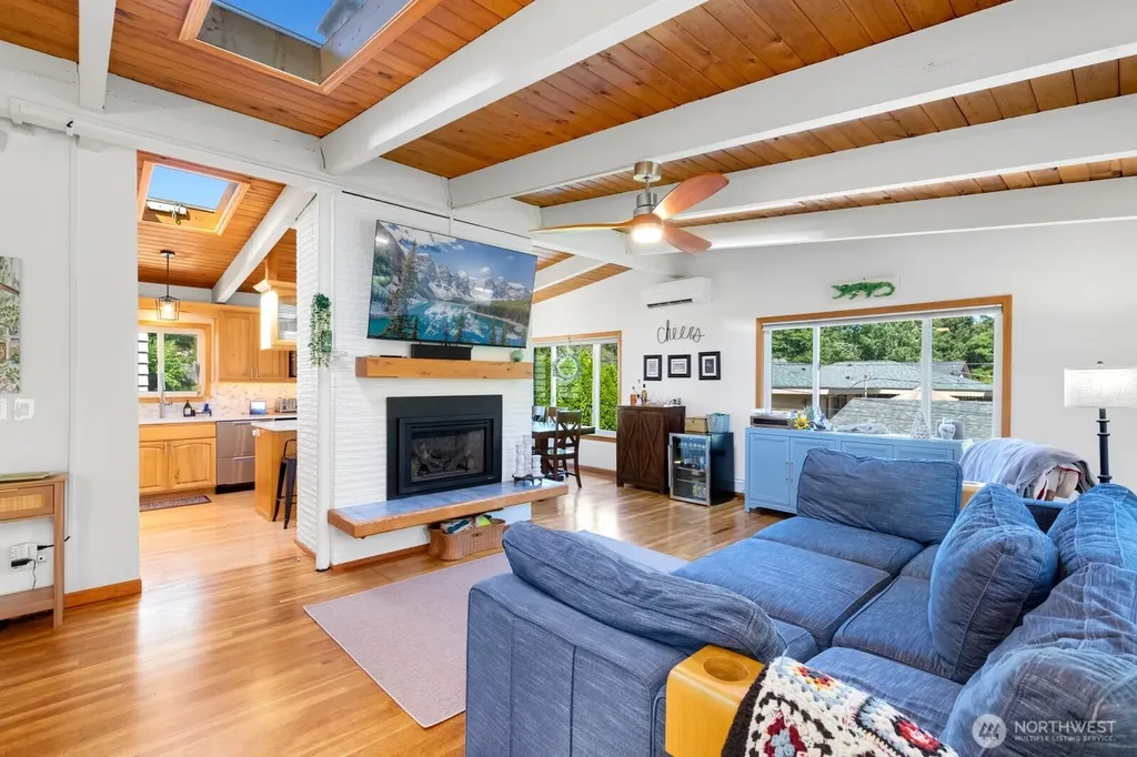 11123 34th Place SW Seattle WA 98146