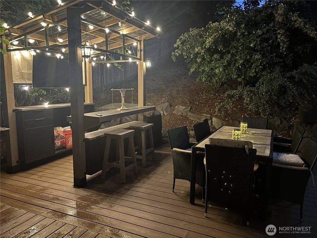 11123 34th Place SW Seattle WA 98146