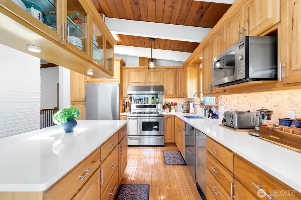 11123 34th Place SW Seattle WA 98146