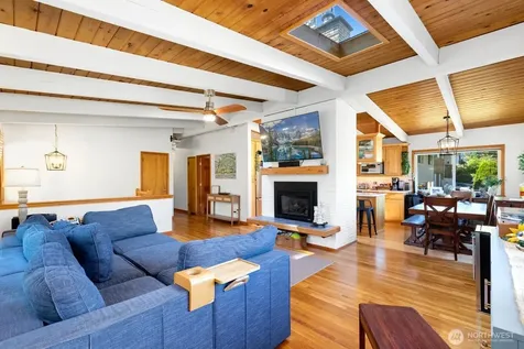 11123 34th Place SW Seattle WA 98146