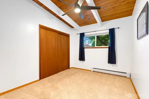 11123 34th Place SW Seattle WA 98146
