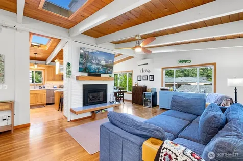 11123 34th Place SW Seattle WA 98146