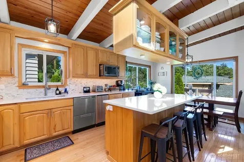 11123 34th Place SW Seattle WA 98146