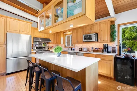11123 34th Place SW Seattle WA 98146